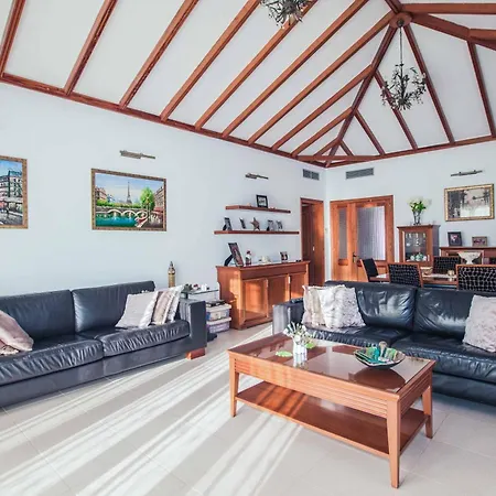 Allegra Villa *